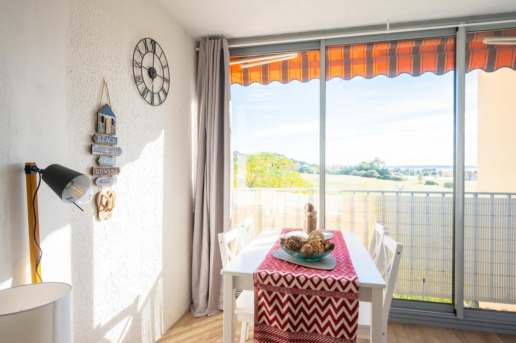 A 600 M Des Plages Proche Des Commerces Lesclesdenicole Carqueiranne