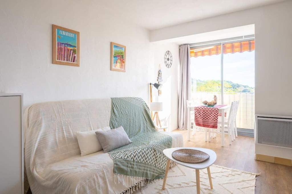 A 600 M Des Plages Proche Des Commerces Lesclesdenicole *